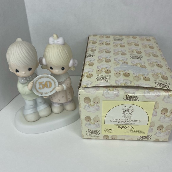 Vintage 1983 Precious Moments Figurine: Enesco E-2854